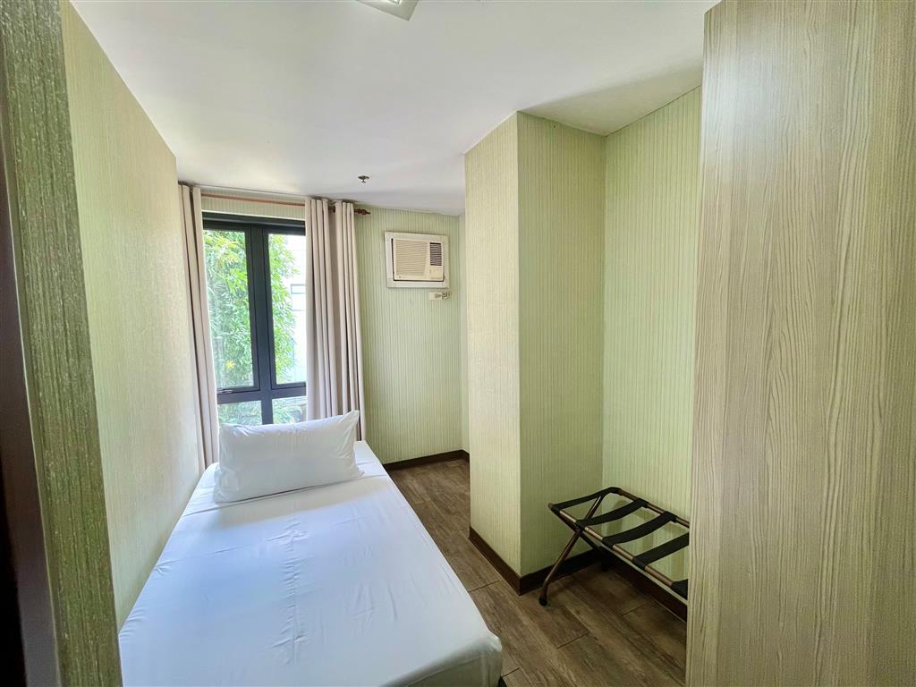 Room 1