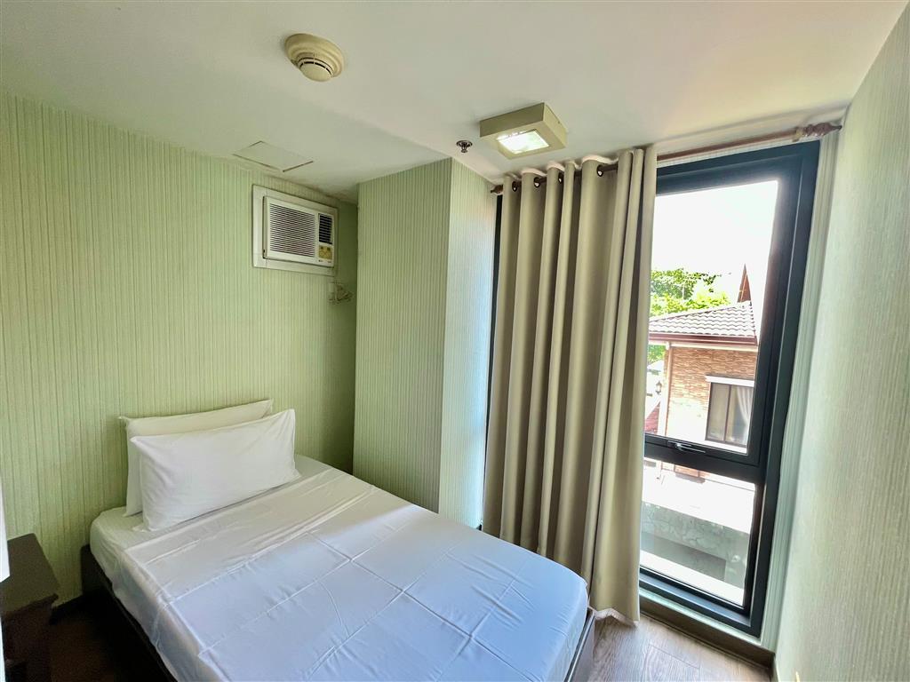 Room 1